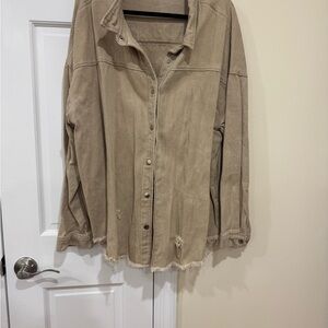 Tan Utility Jacket with Casual Style and Long Sleeves